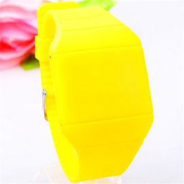 ওয়াটারপ্রুফ স্পোর্টস সিলিকন wristband ওয়াচ, টাচ স্ক্রিন Led ওয়াচ