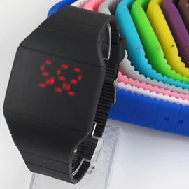 হলুদ বয়স / উইমেন্স স্পোর্টস সিলিকন wristband ডিজিটাল এলইডি টাচ স্ক্রিন